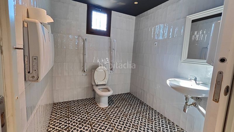 Foto 56f4c6ca-a229-4bd5-895a-f34f796effc3. Local comercial a Bertamirans Ames