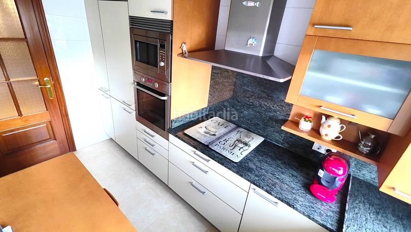 Foto dd3adbde-e525-45e4-8fb3-7f3a1f47c365. Ático  dúplex en venta xunta o corte inglés en Santiago de Compostela