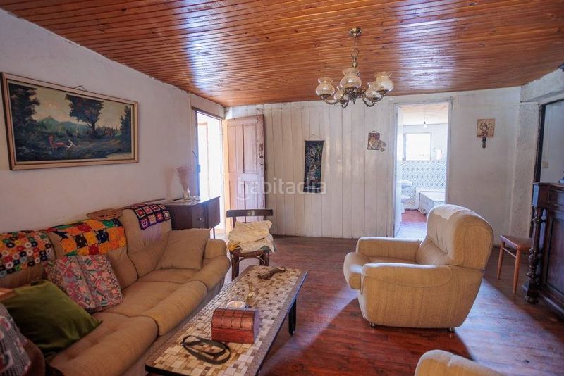 Foto 9649688b-b4b9-467d-b1ad-3b91bd0391d7. Masia amb aparcament a Castrelo do Val