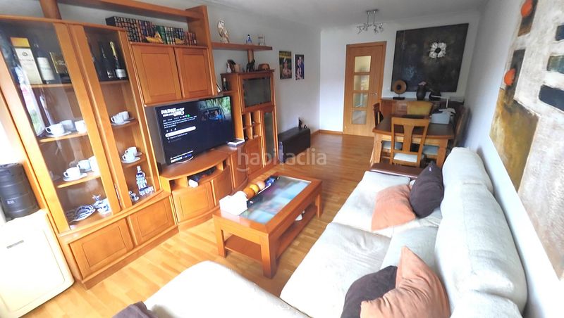 Foto f88e8665-5f0f-48cd-8890-d4a30bf136e7. Pis amb calefacció aparcament a Bertamirans Ames