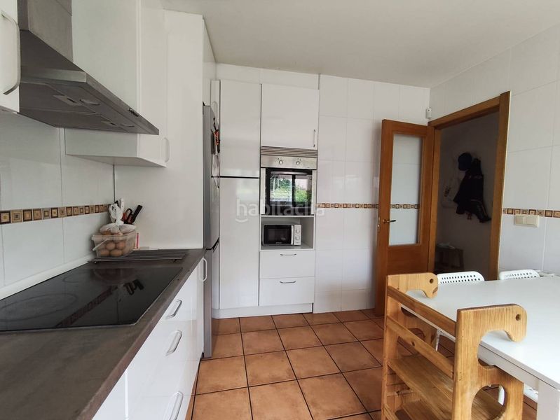 Foto bd239148-b91b-4406-b9bd-c13cb5a328cb. Casa adossada amb calefacció aparcament a Teo