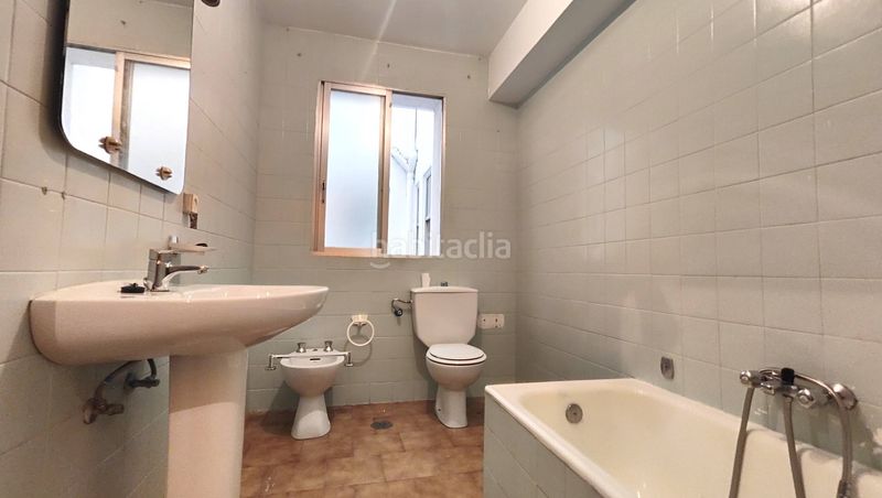 Foto a9af9c7f-ee28-430a-8284-908dc9a43704. Pis a Campus Norte - San Caetano Santiago de Compostela