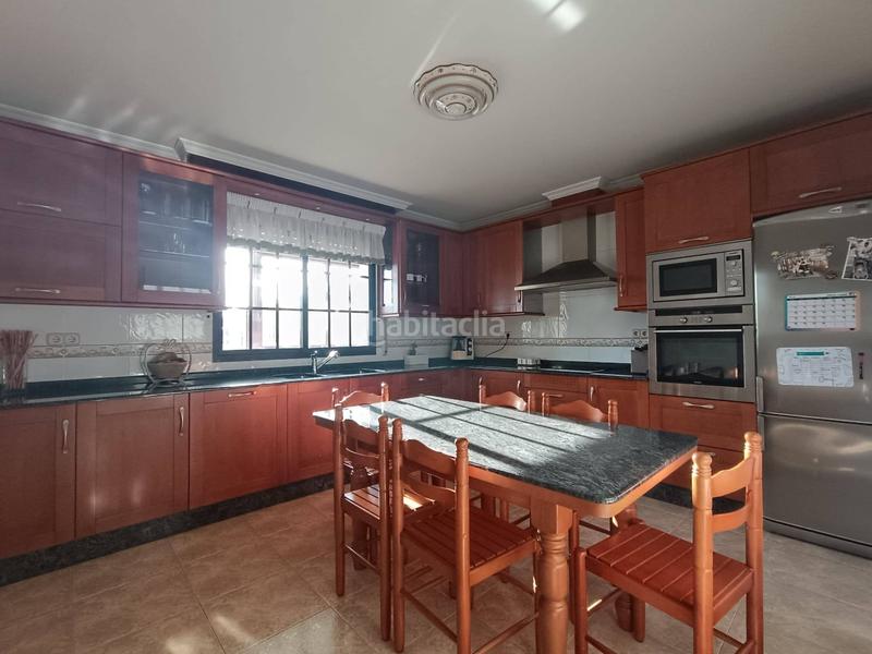 Foto f65de255-0d70-42f9-8b9b-ea7d43a73e82. Pis amb calefacció aparcament a Touro