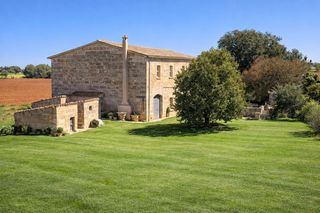 Masia a Algaida. Impresionante casa rústica mallorquina reformada íntegramente en