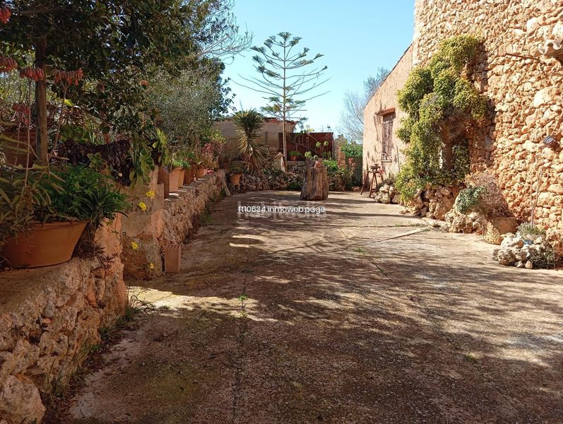 Foto a5756fce-9d8b-43fc-8a1d-3a627748114f. Casa amb aparcament a Algaida