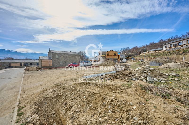 Foto e048d0ff-fe51-45e9-8e81-e93e5469def8. Terreny residencial a Ur
