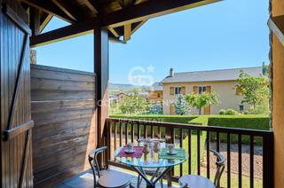 Dúplex  Camí de la ribereta. Acogedor dúplex con terraza y vistas
