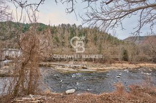 Dúplex en Montellà i Martinet. Apartamento en martinet