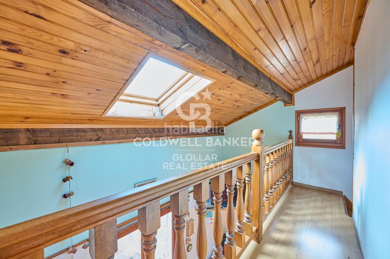 Foto 86dca408-322c-41d6-8da0-2ed776ea0c52. Haus mit heizung in Err