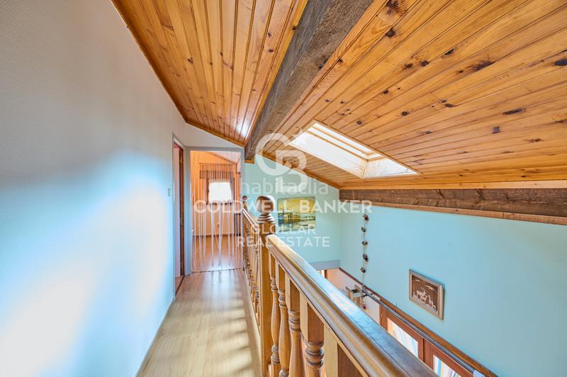 Foto a3046baa-84fb-4e6d-97f2-909ee5090c9b. Haus mit heizung in Err