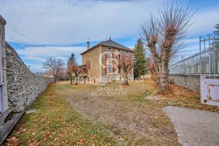 Casa  Avenue de cerdagne. Casa en osséja