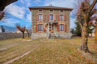 Maison  Avenue de cerdagne. Casa en osséja
