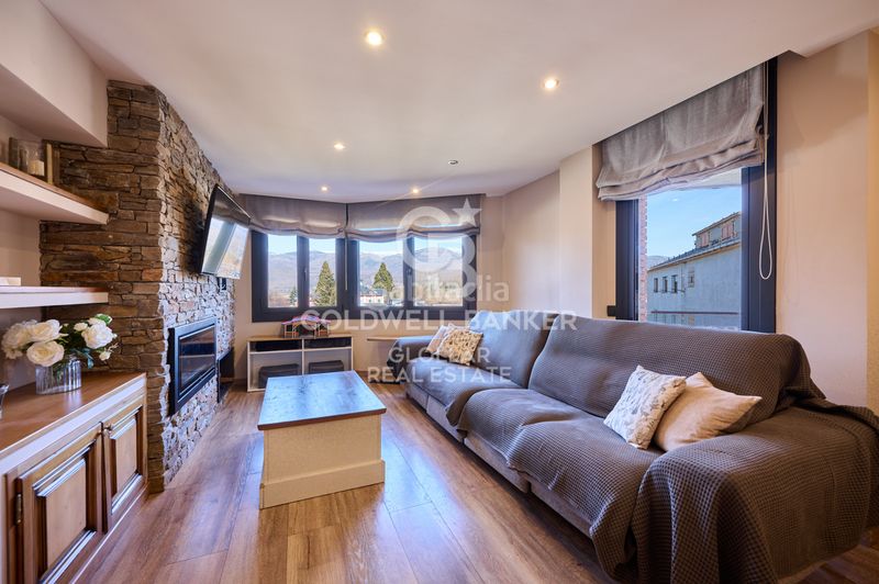 Foto c840d4b8-79b2-4206-958d-baae7ea06048. Duplex con camino riscaldamento parcheggio in Puigcerdà