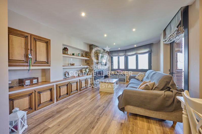 Foto e8d703aa-c425-4500-ab35-bc7c5fbb2e81. Duplex con camino riscaldamento parcheggio in Puigcerdà