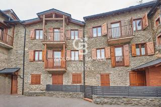 Dplex  Rue du progrs. Dplex con encanto rstico en ossja