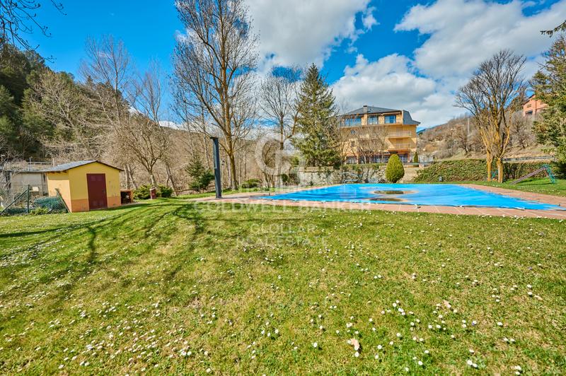 Foto 010e5b4a-285f-4c94-bd01-f1b7356631e3. Piccolo appartamento con camino riscaldamento parcheggio piscina in Montellà i Martinet