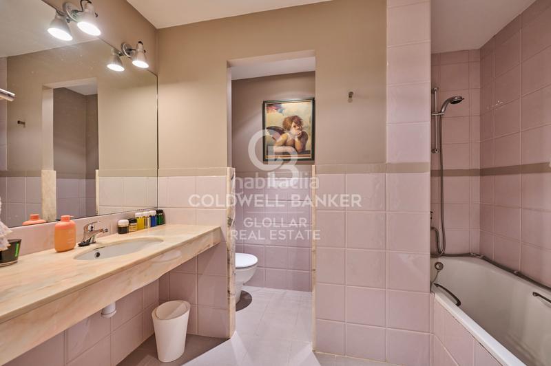 Foto 366aa164-7e3a-4427-b609-85b3de185a27. Piccolo appartamento con camino riscaldamento parcheggio piscina in Montellà i Martinet