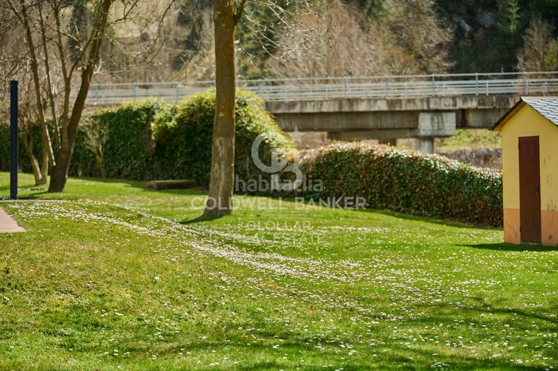 Foto 5413fe60-8ece-4791-8d9f-7f00397bd379. Piccolo appartamento con camino riscaldamento parcheggio piscina in Montellà i Martinet