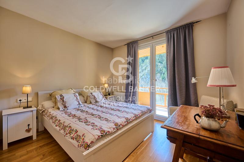 Foto a305aeab-5dad-40ed-ae8c-2b27bed42779. Piccolo appartamento con camino riscaldamento parcheggio piscina in Montellà i Martinet