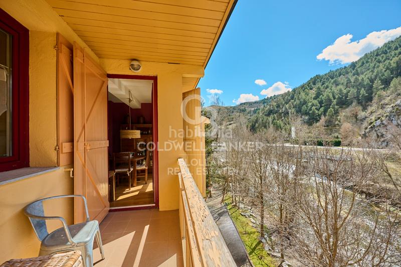 Foto d4b66932-007a-4e9e-9c00-0941d897d156. Piccolo appartamento con camino riscaldamento parcheggio piscina in Montellà i Martinet