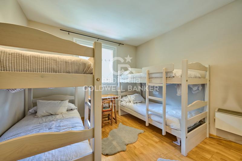 Foto d91768db-7566-42ce-a9de-13460c00dc10. Piccolo appartamento con camino riscaldamento parcheggio piscina in Montellà i Martinet