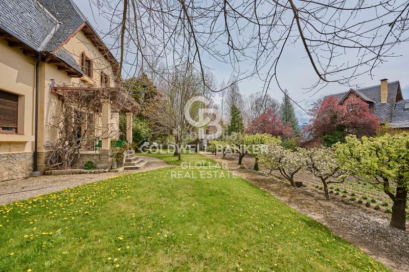 Foto 57b84f64-9805-4291-a031-4c20cb7a424b. Haus mit kamin heizung parking in Puigcerdà