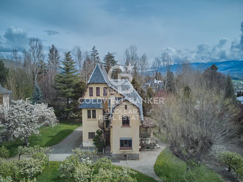 Foto 6303cf94-7201-4bce-9901-80f947a8fad3. Haus mit kamin heizung parking in Puigcerdà