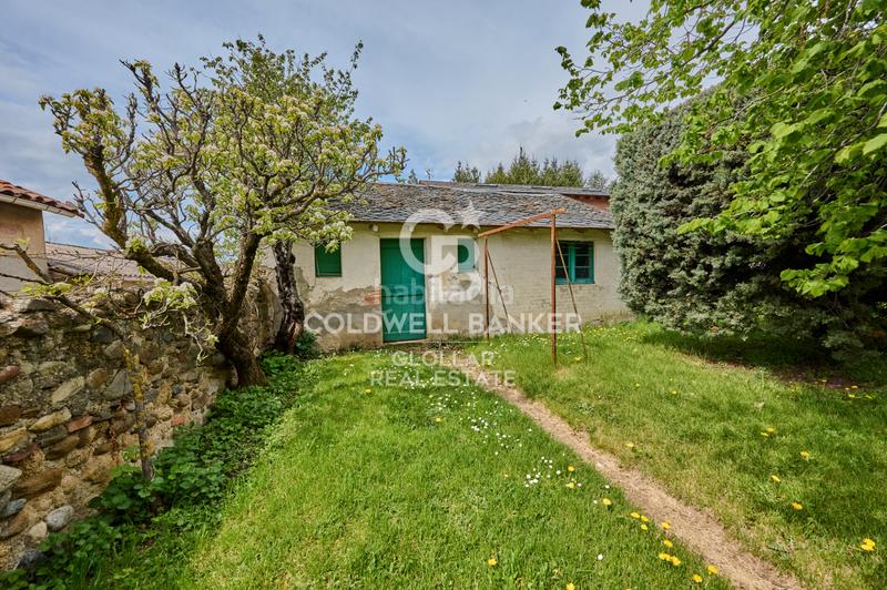 Foto 9a5c80f0-2d9b-43e1-a22f-97a0a1d48684. Haus mit kamin heizung parking in Puigcerdà