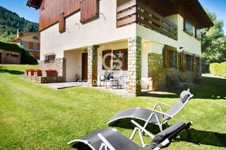 Apartamento  Avinguda d' alp. Planta baja reformada con jardn y vistas