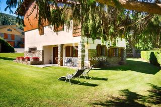 Apartament  Avinguda d' alp. Planta baja reformada con jardín y vistas