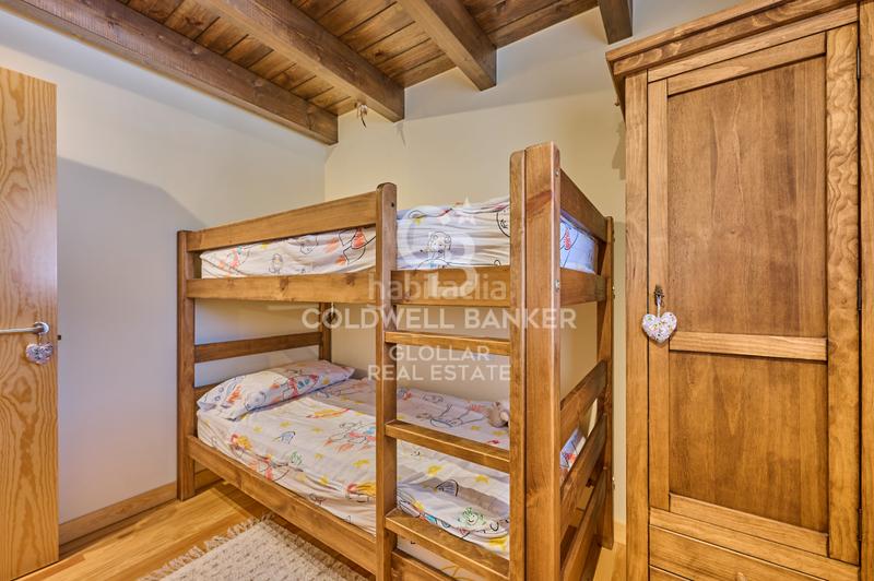 Foto 377679df-1b17-4f41-8a8a-1320bfc7b384. Apartamento encantador ático con taza y vistas en Err