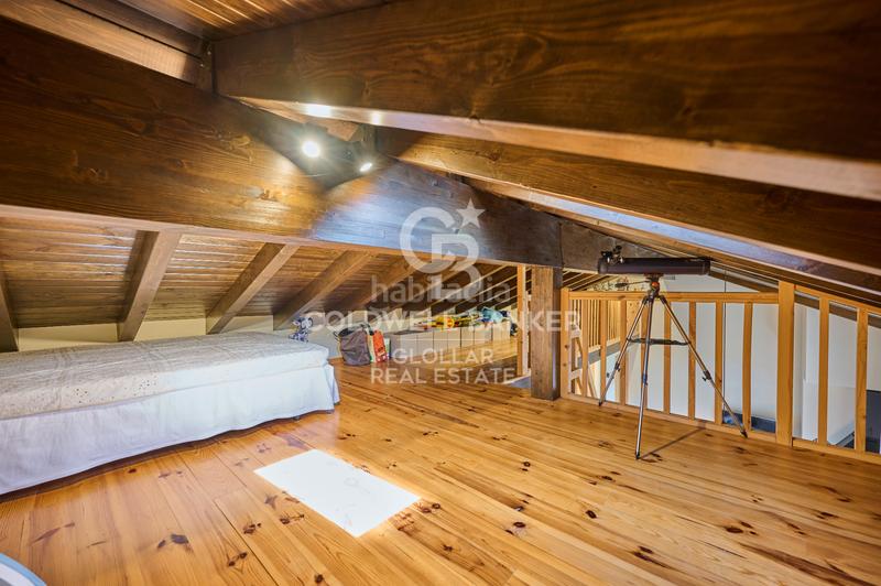 Foto a58370ba-39bb-463d-bcd9-82e4212241ca. Apartamento encantador ático con taza y vistas en Err