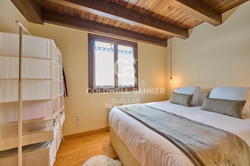Foto cc4b61a8-f13d-4278-83d5-d09e540beec3. Apartamento encantador ático con taza y vistas en Err