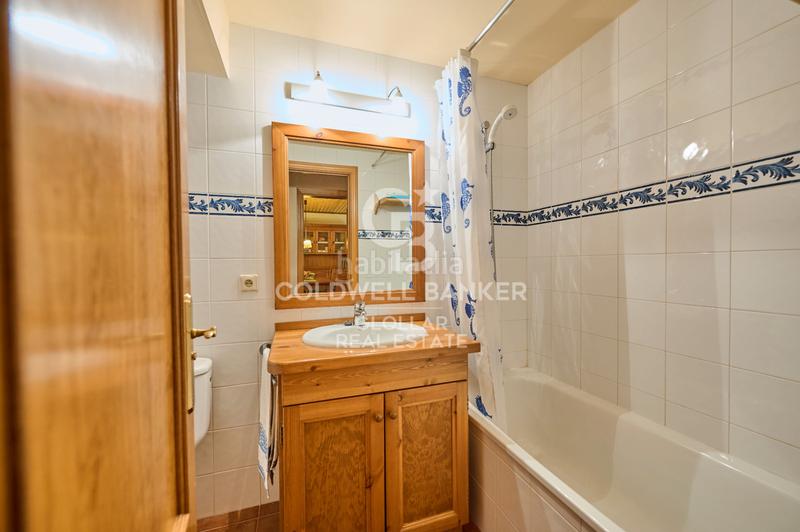 Foto 59298160-6bbe-4782-97e3-1e77d212841f. Location appartement avec cheminée chauffage parking dans Osseja