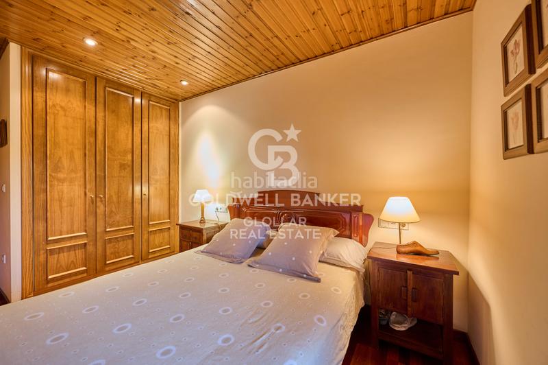 Foto a15f71c9-4b92-45a4-93b6-7029ee3a4c58. Location appartement avec cheminée chauffage parking dans Osseja