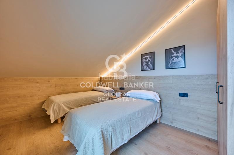 Foto 3d9fb8df-7bef-4e2e-8b77-684c6935de11. Lloguer dúplex amb xemeneia calefacció aparcament a Puigcerdà