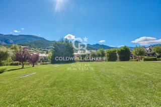 Appartement  Carrer de la deu. Luminoso apartamento esquinero con balcón y vistas