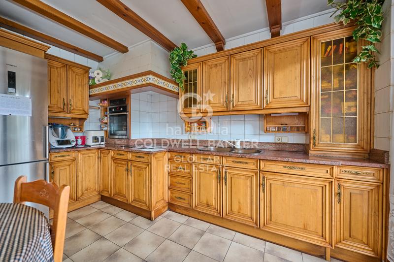 Foto 1340e256-0d83-4051-8ecc-64696a7411df. Apartament amb xemeneia aparcament a Puigcerdà