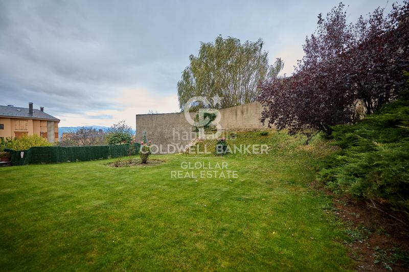 Foto 48f14677-3843-463a-a2a9-c952594b5ac8. Apartament amb xemeneia aparcament a Puigcerdà