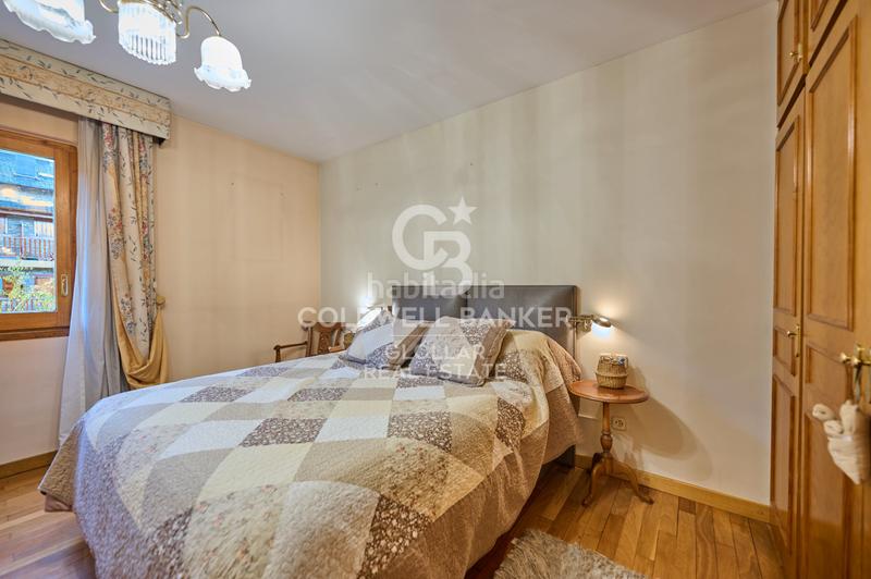 Foto 83878d83-1346-4f34-940e-fc4289b74817. Apartament amb xemeneia aparcament a Puigcerdà