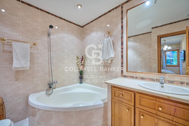 Foto 8ba5c78f-1b14-4e29-9664-366410887cd5. Apartament amb xemeneia aparcament a Puigcerdà