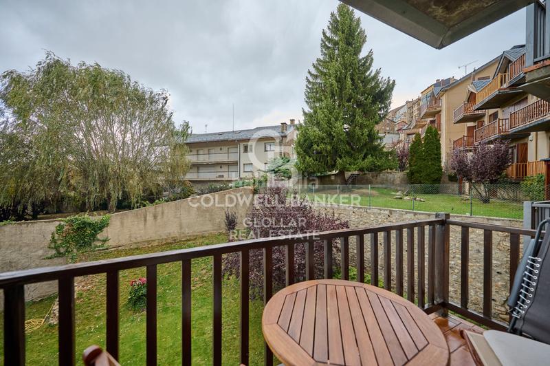 Foto a270a40c-6485-415f-b3b0-2d376e586118. Apartament amb xemeneia aparcament a Puigcerdà