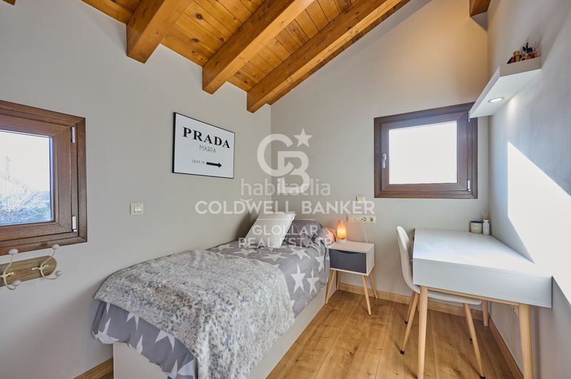 Foto 7125d5a3-d01e-4aab-8ec1-92373354b87d. Casa amb xemeneia calefacció a Das