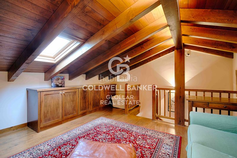 Foto 3bb2d98d-e720-4bd2-a379-68b6b218a0f1. Dúplex amb xemeneia calefacció aparcament a Guils de Cerdanya