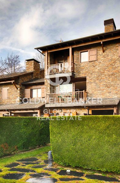 Foto 56f50dc3-26a4-42a6-8b41-917c108a266b. Dúplex amb xemeneia calefacció aparcament a Guils de Cerdanya