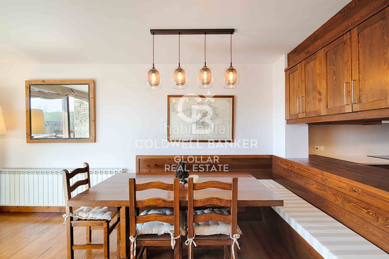 Foto 5b46e626-d12f-416b-a1ea-778b5db89eb6. Dúplex amb xemeneia calefacció aparcament a Guils de Cerdanya