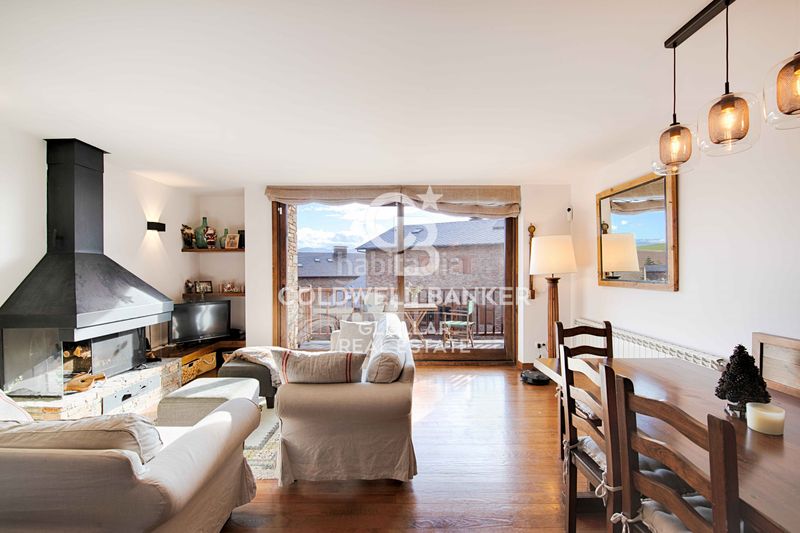 Foto 934718b8-a9fc-471b-864f-9019d1e6c1d6. Dúplex amb xemeneia calefacció aparcament a Guils de Cerdanya