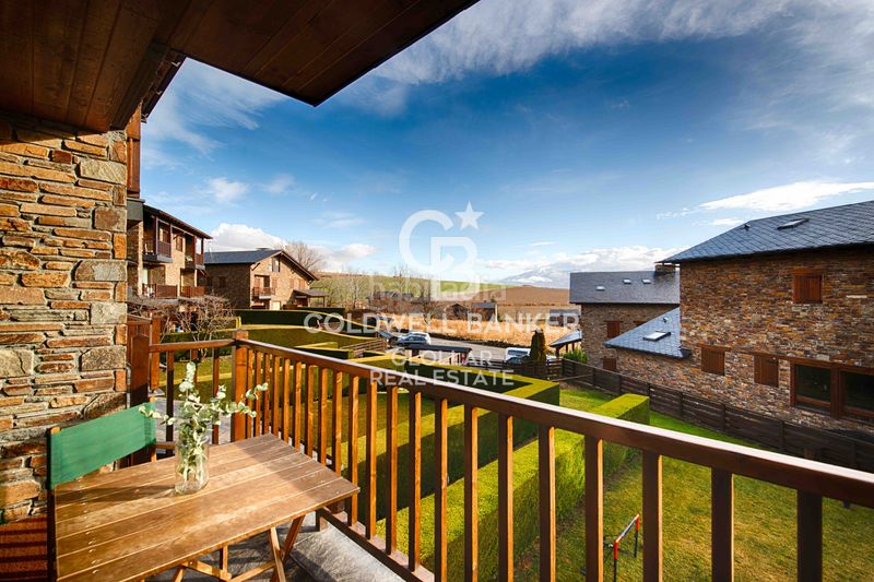 Foto a17f7e9f-9c20-45d7-a1d0-3afb0451bb21. Dúplex amb xemeneia calefacció aparcament a Guils de Cerdanya