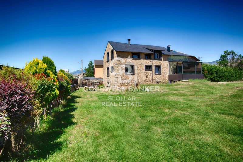 Foto 096fa1a4-ee30-4003-82ca-c4b3c63b5602. Masía casa de pueblo con encanto rústico y moderno en Bourg-Madame