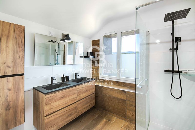 Foto a61b3439-84d8-49dd-8cd1-38e1359f7e39. Masía casa de pueblo con encanto rústico y moderno en Bourg-Madame